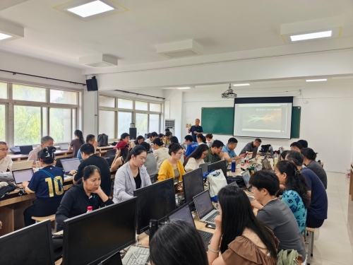 我校举办AI Coding专题培训 助力教师智能素养提升
