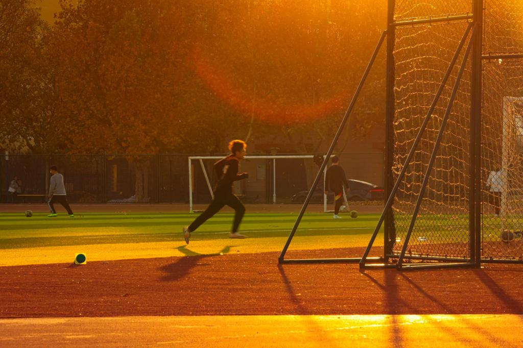 经贸夕光,捕捉校园的斜阳时分